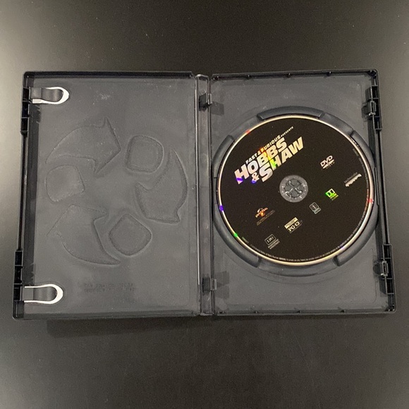 Fast & Furious Presents: Hobbs & Shaw - DVD - Picture 3 of 4